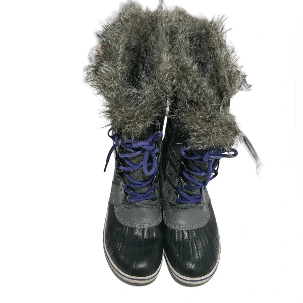 Sorel Tofino II women’s Winter Faux Fur Trim Quilted gray Black Boots size 8.5
